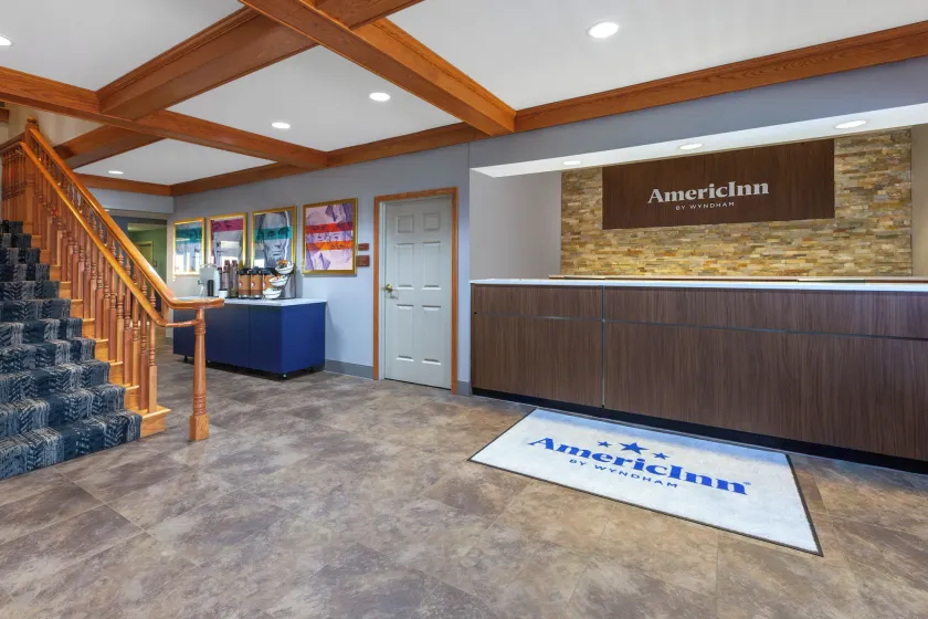 AmericInn by Wyndham Iron Mountain - Lobby