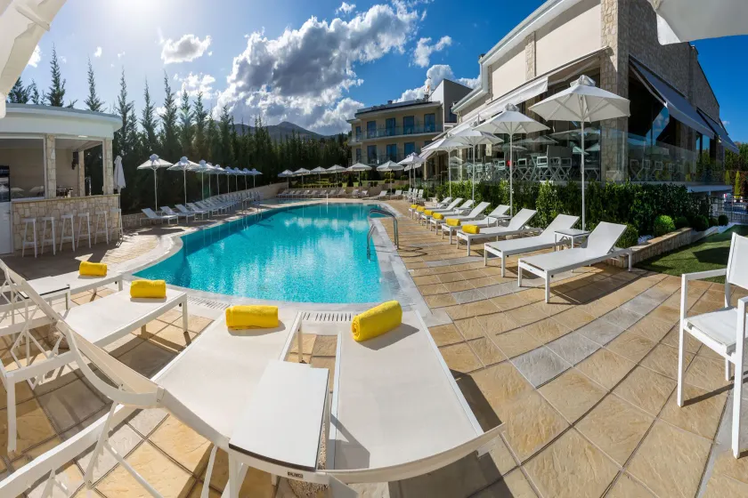 Calma Hotel & Spa - Image 1