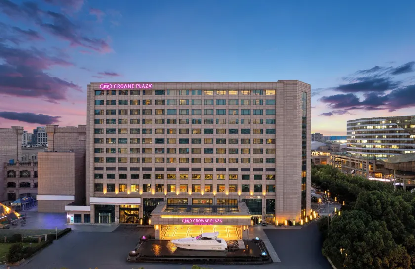 Crowne Plaza Shanghai Noah Square by IHG - Image 1