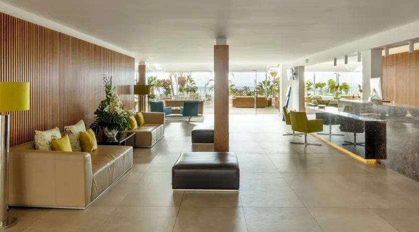 Flamingo Beach Mate - Lobby