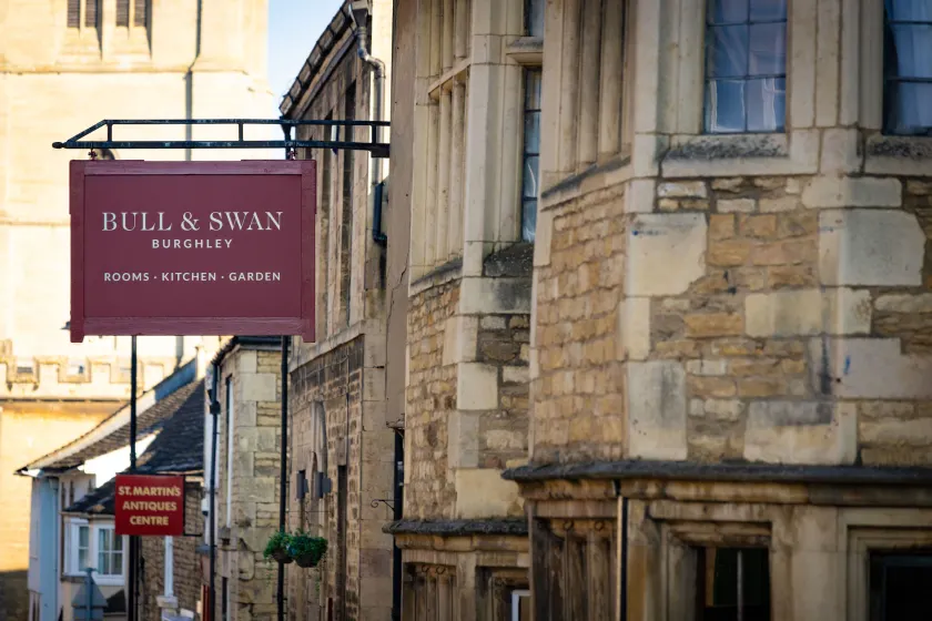 The Bull And Swan - Image 1