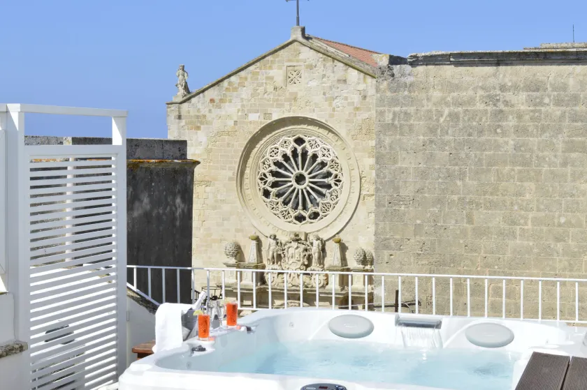 Cathedral Suite - Otranto City Center - Solarium & Jacuzzi - Image 1