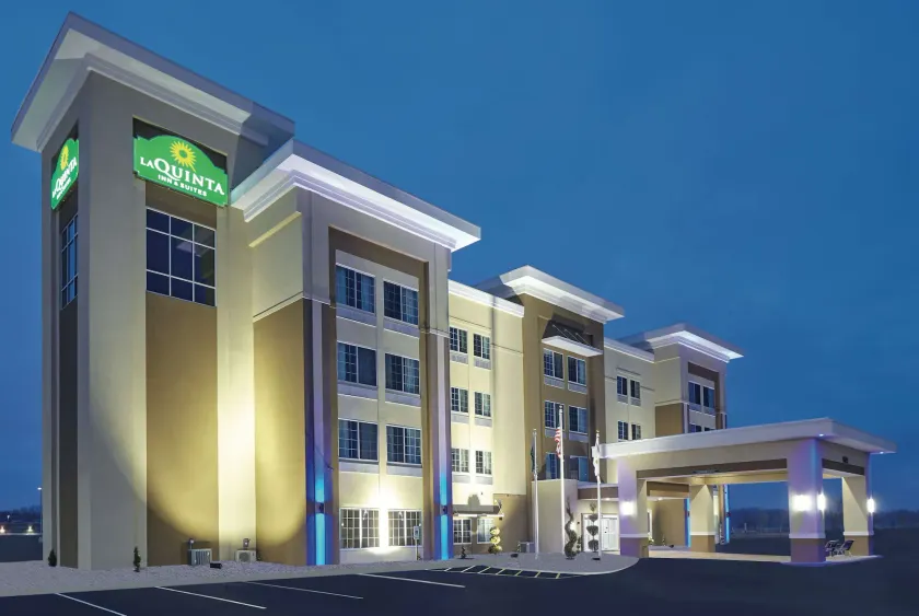La Quinta by Wyndham Springfield IL - Image 1