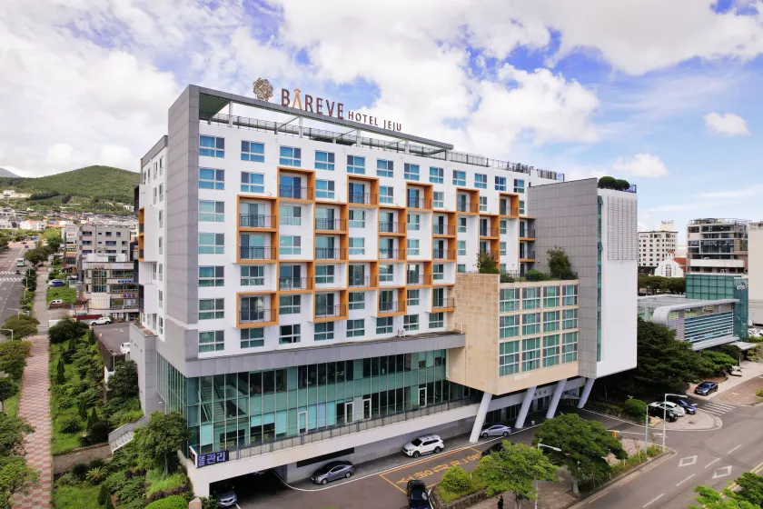 Bareve Hotel - Image 1