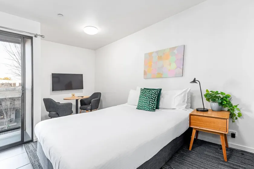 Quality Apartments North Melbourne - Image 1