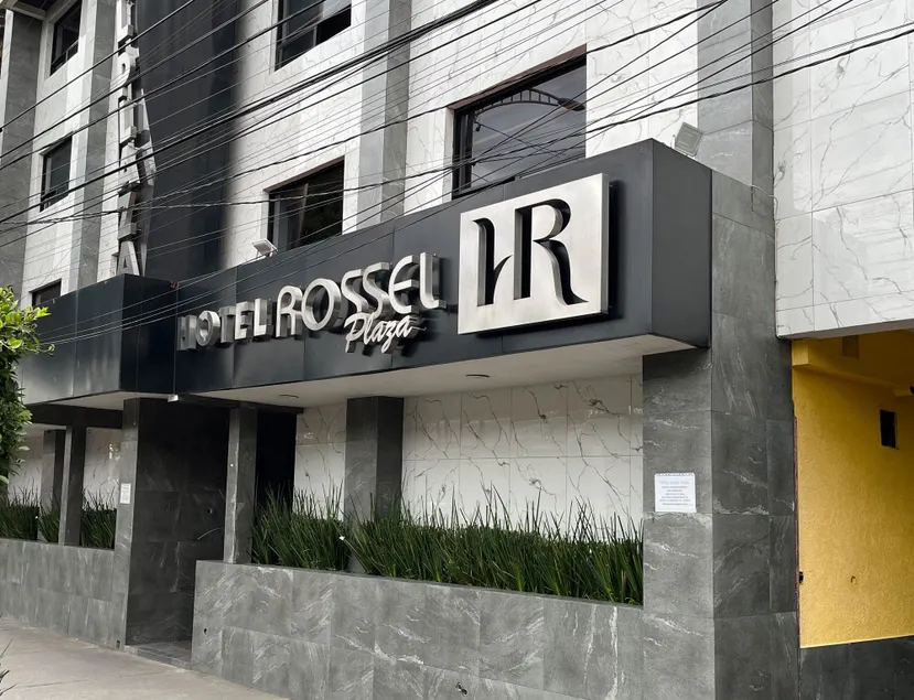 Hotel Rossel Plaza - Image 1