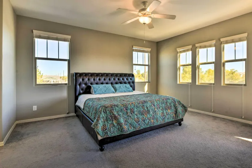 Balcony + Community Perks: Spacious Gilbert Escape - Chambre