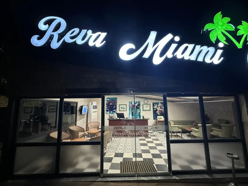 Reva Miami Hotel Restaurant SPA - Reception