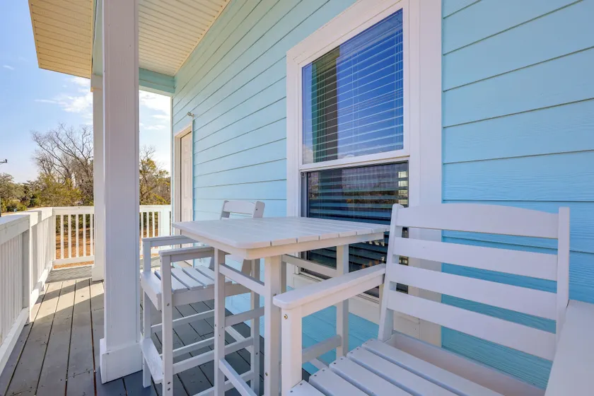 Deck & Steinhatchee River Views: Family Getaway - Image 1