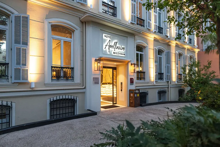 Hôtel Ellington - Image 1