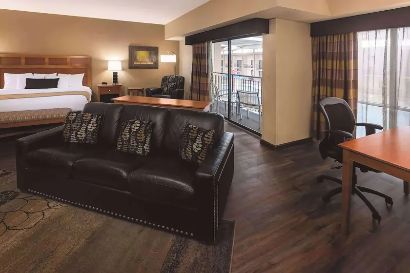 Wyndham Bloomington - Mall of America - Image 1