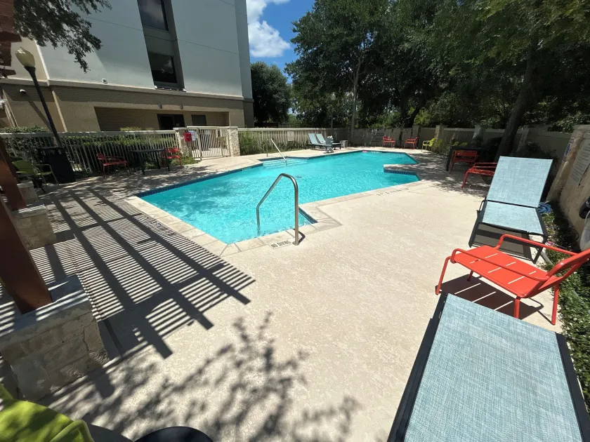Hampton Inn & Suites Schertz - Image 1
