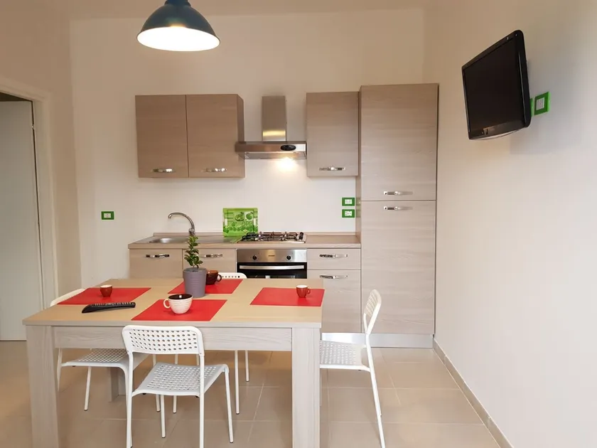 Charming Apartment In Central Location With Air Conditioning, Pets - Image 1