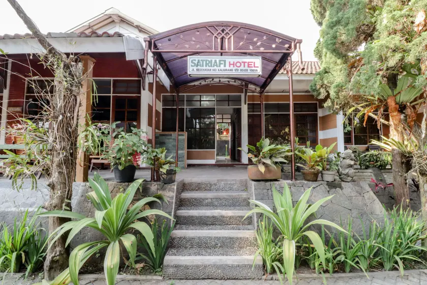 Satriafi Hotel - Image 1