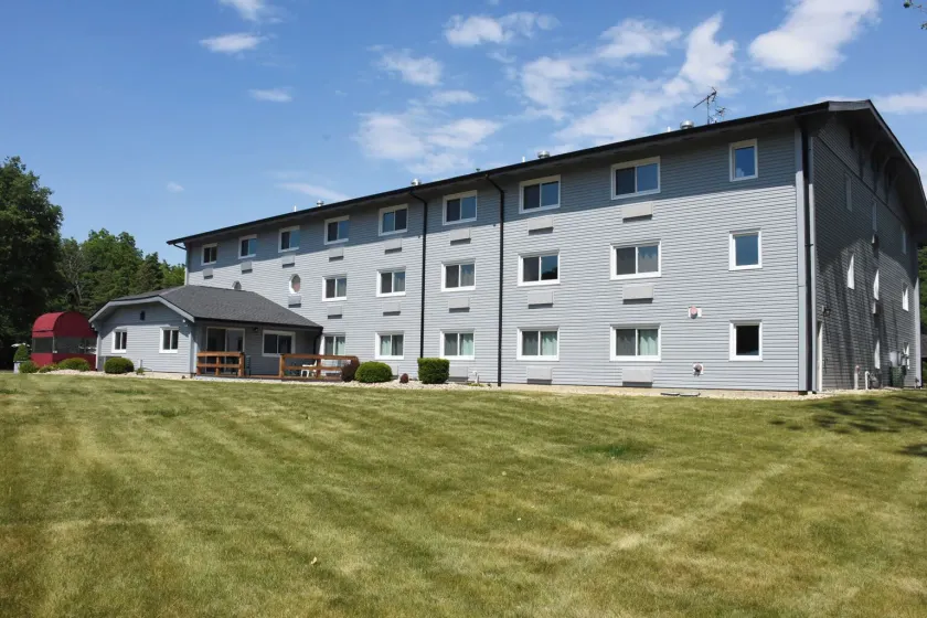 Paddle Wheel Inn - Image 1