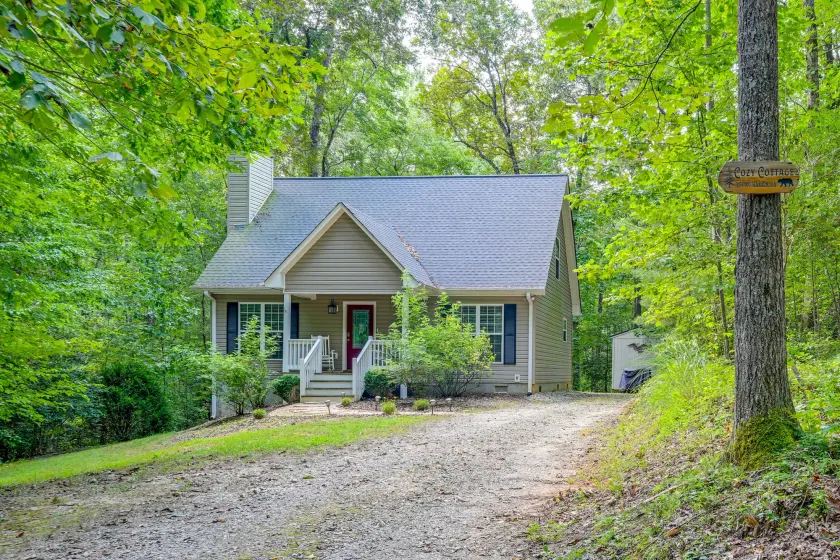 Cozy Georgia Vacation Rental w/ Spacious Yard - Image 1