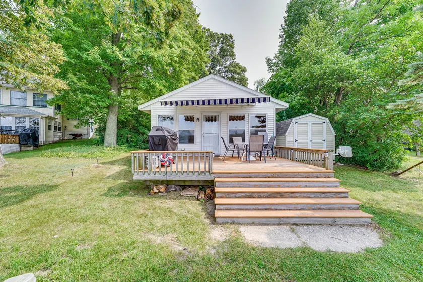 Lakefront Grant Cottage w/ Grill & Fire Pit! - Image 1