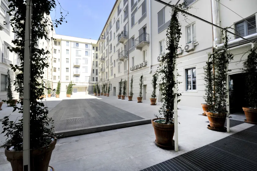 At Home Heart of Milan - Bright City - Image 1