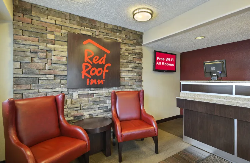 Red Roof Inn Charleston West - Hurricane, WV - Image 1