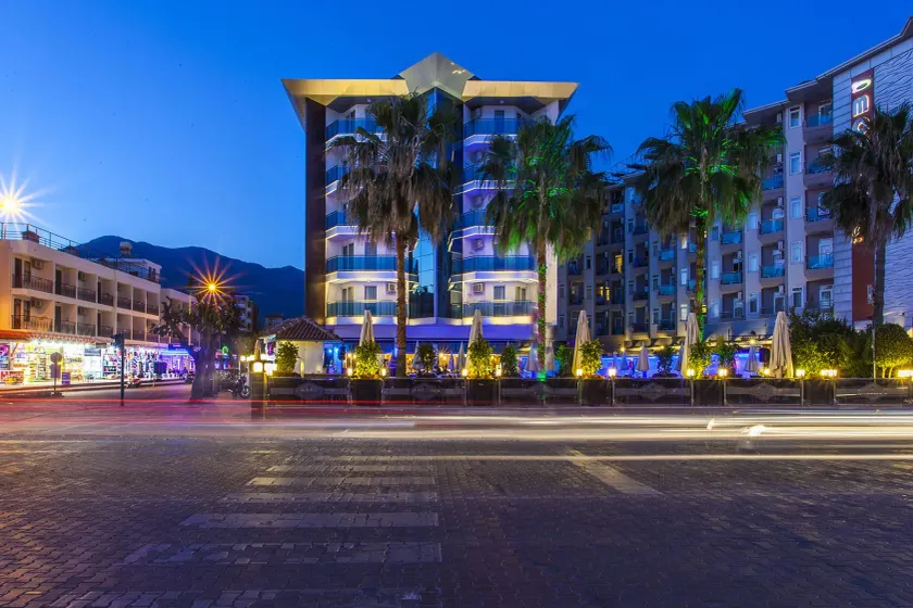 Parador Beach Hotel All Inclusive - Image 1
