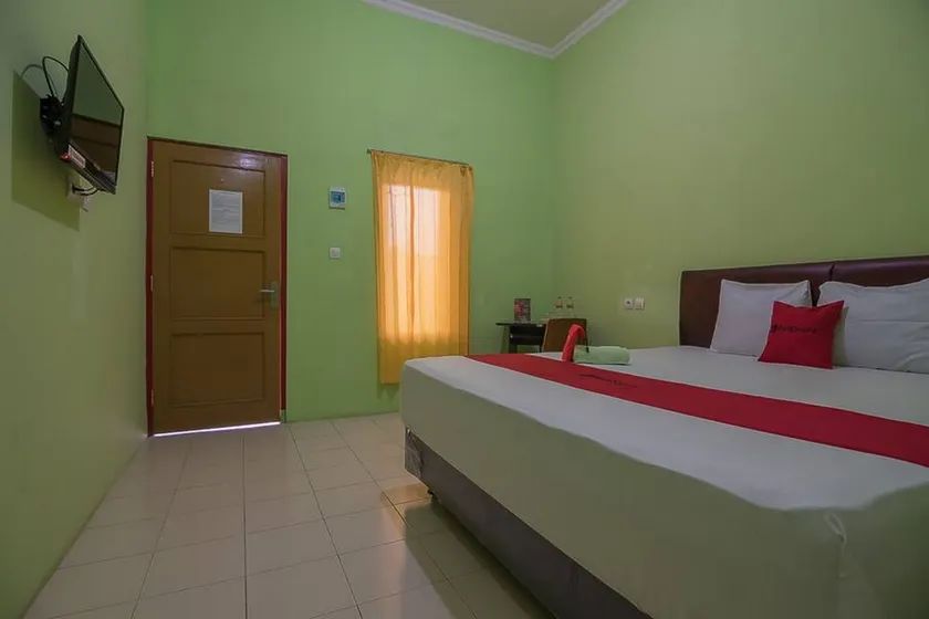 RedDoorz near Kampus UMP Purwokerto - Image 1