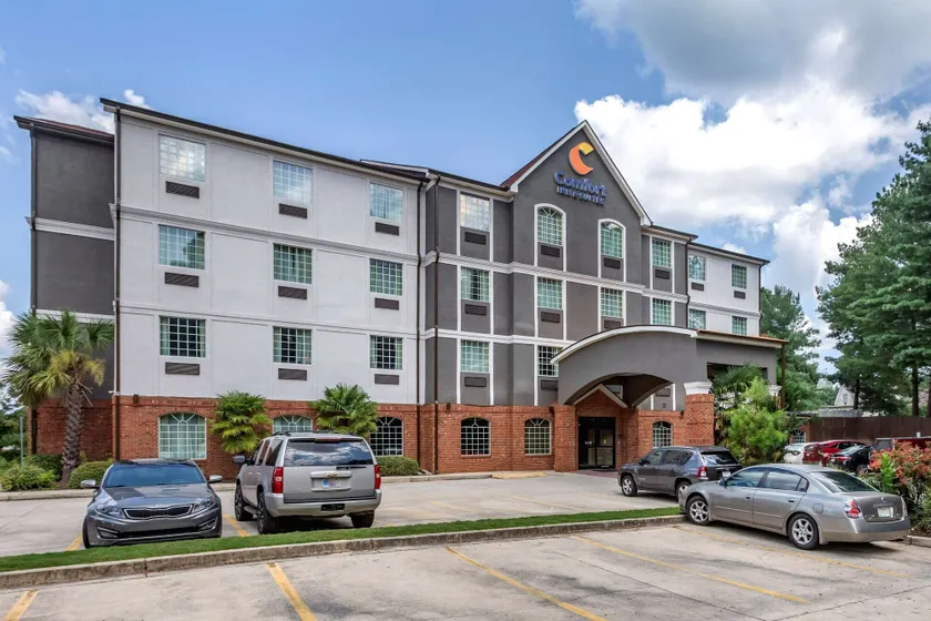 Comfort Inn & Suites Villa Rica - Image 1