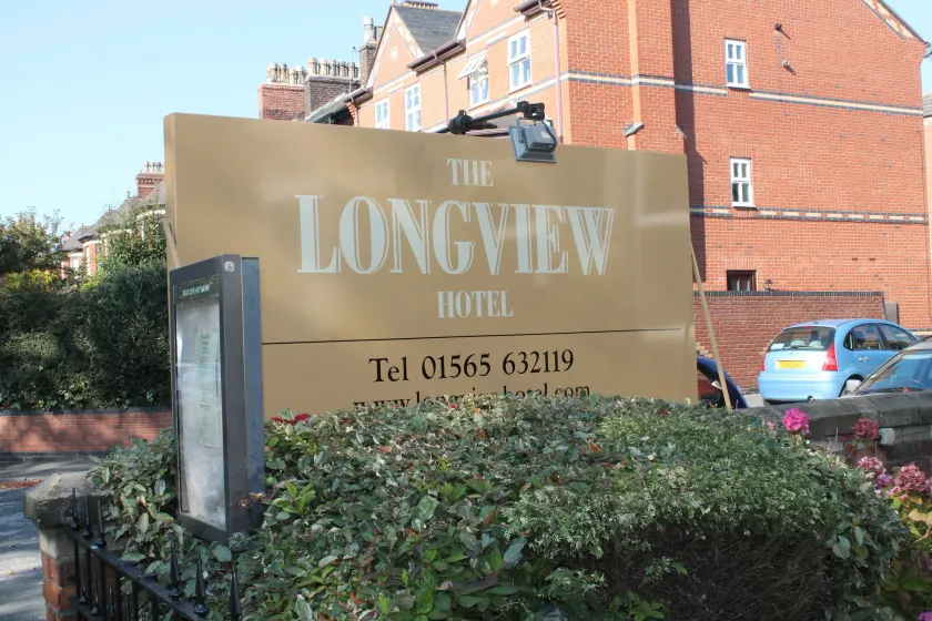 Longview Hotel - Image 1