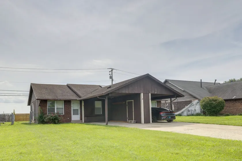 12 Mi to St Louis: Pet-Friendly Metro East Home - Image 1