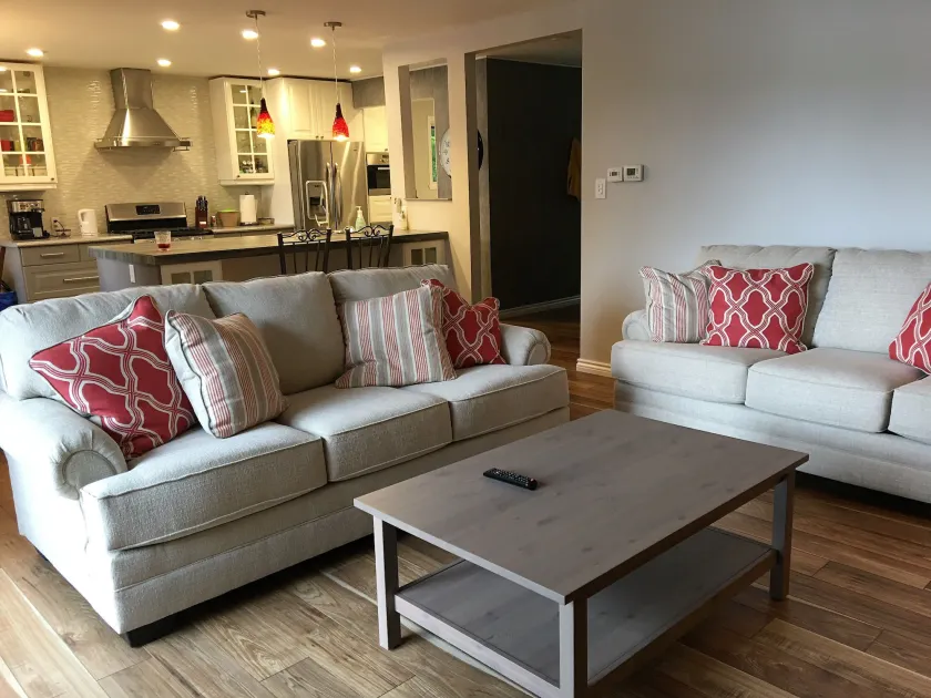 TO Stays - Waterfront Lake House Retreat - Image 1