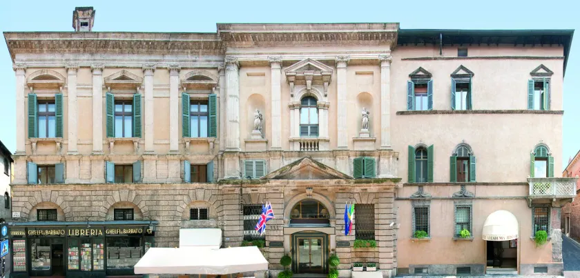 Hotel Accademia - Image 1