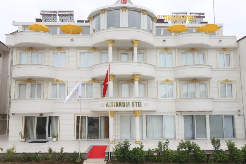Altinkum Otel Karasu - Image 1