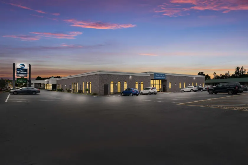 Best Western Glengarry - Image 1