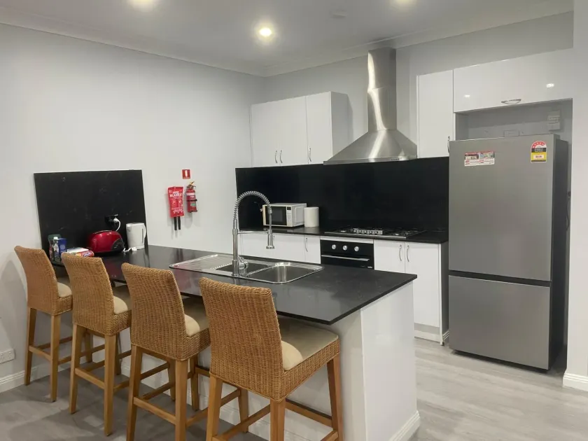 Quiet Spacious Family House 11 Bedrooms - Image 1