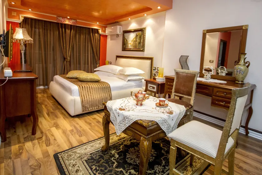 Hotel Boutique Vila Fernando Tirana - Image 1
