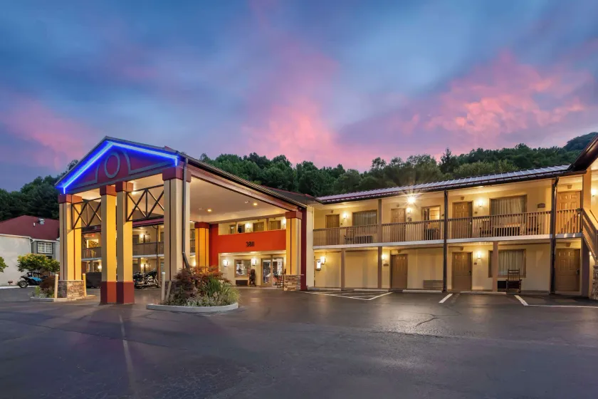 Best Western Mountainbrook Inn Maggie Valley - Image 1