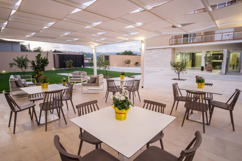 Netum Hotel - Image 1