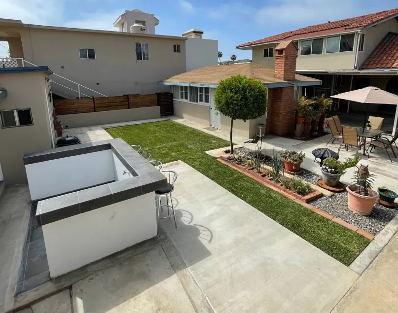 Seaside Adventure Lodging - Image 1