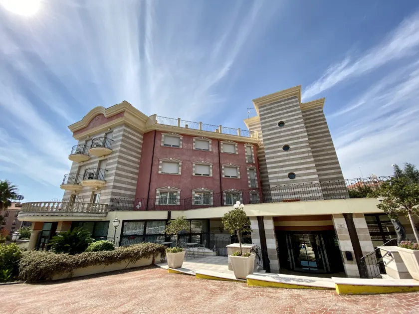 ALI HOTELS - Palace - Image 1