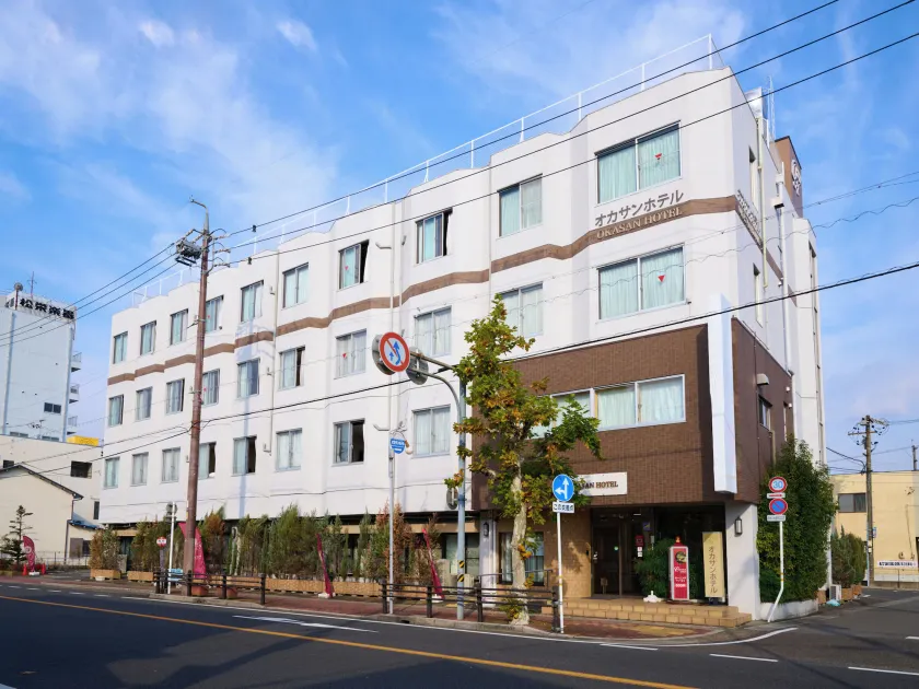 Okasan Hotel - Image 1