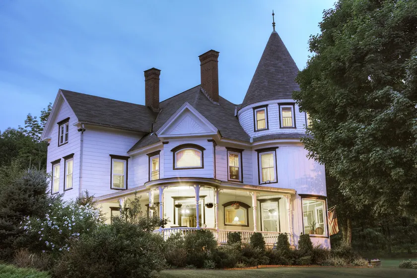 Glynn House Inn - Image 1