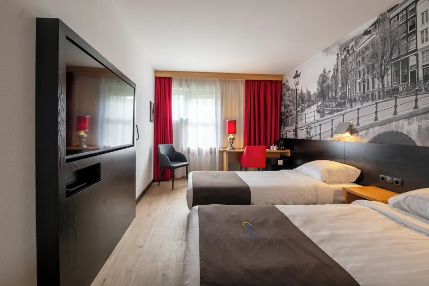 Bastion Hotel Leiden Oegstgeest - Image 1