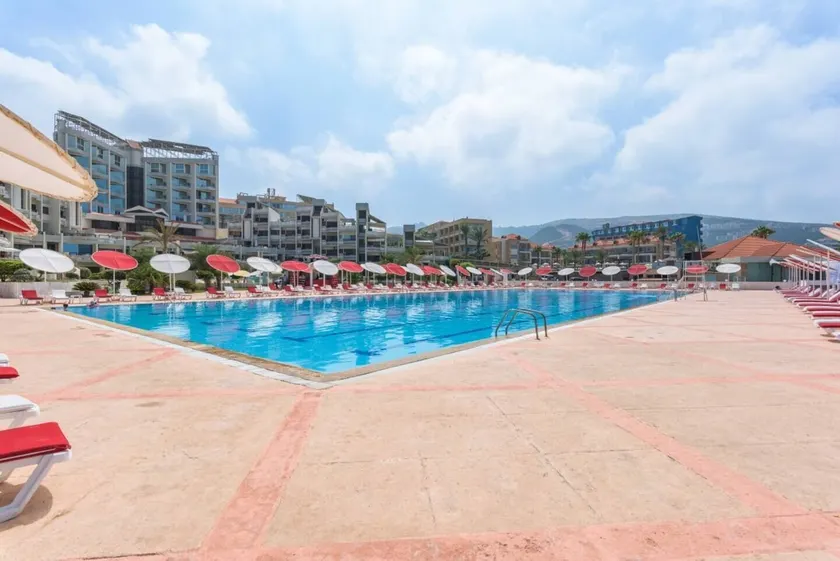 Aqualand Hotel & Resort - Image 1