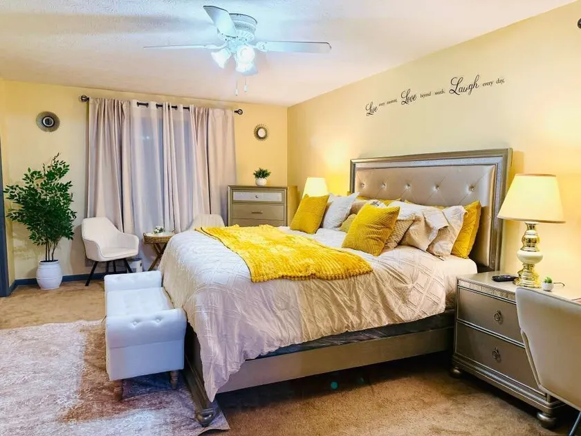 Spacious & Quiet 3BR Family Home with Fast WiFi - Image 1