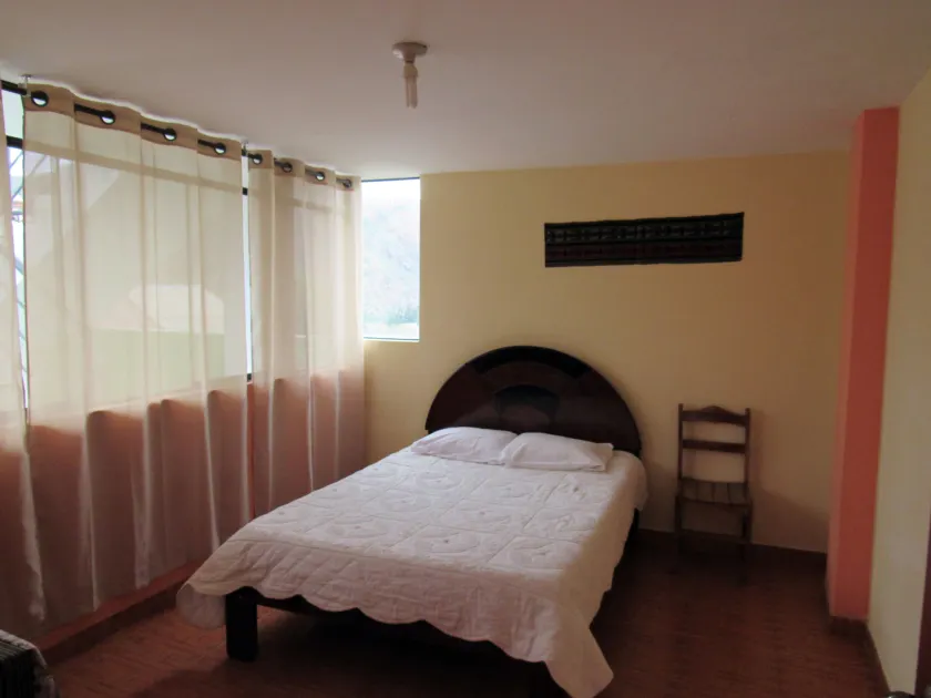 Hostal Ayllu con cochera - Image 1