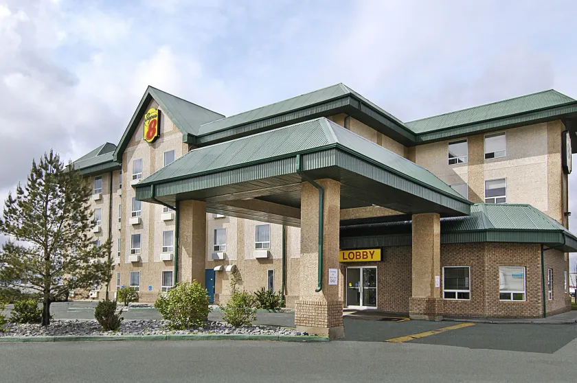 Super 8 by Wyndham Edmonton International Airport - Image 1