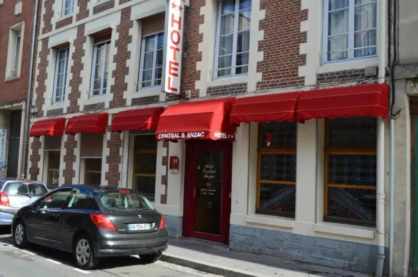 Hôtel Central Anzac Amiens Gare - Image 1