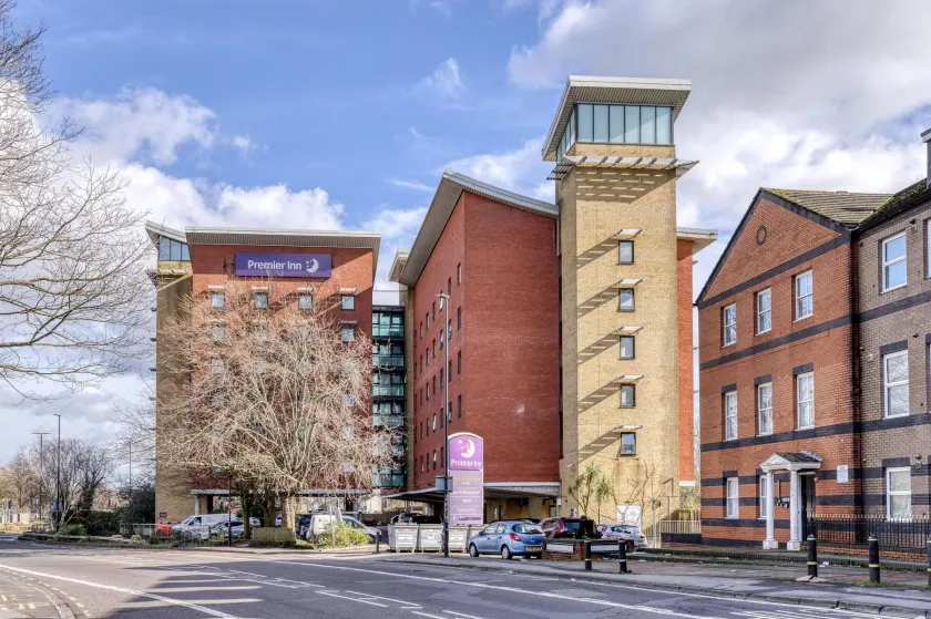 Premier Inn Southampton City Centre - Image 1