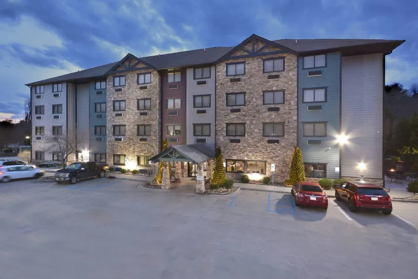 Brookstone Lodge near Biltmore Village, an Ascend Collection Hotel - Image 1