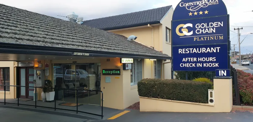 Country Plaza Motel - Image 1