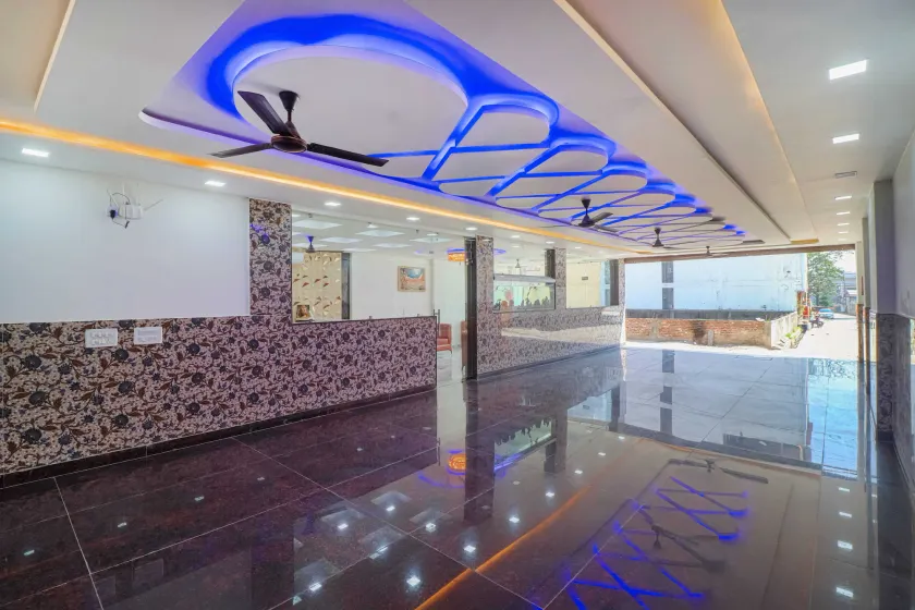 HOTEL RIYA RAJ - Lobby